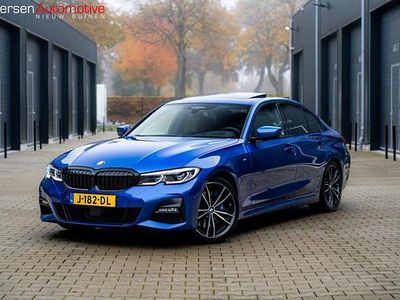 Blauw (metallic) Gebruikt 2020 BMW 330 M Sport Sedan | € 33.545 (Eerlijke prijs)
