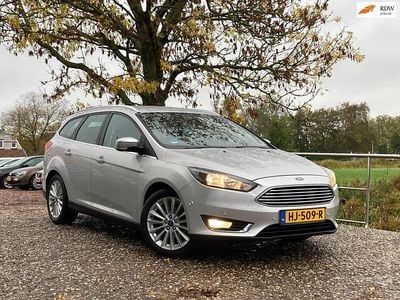 Grijs Occasion 2015 Ford Focus Titanium Stationwagen | € 5.975 (Eerlijke prijs)