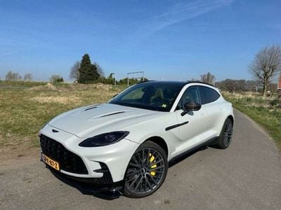 Aston Martin DBX 707