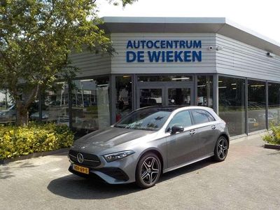 Grijs Gebruikt 2024 Mercedes A250 AMG Line Premium Plus Hatchback | € 35.945 (Eerlijke prijs)