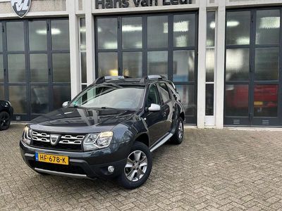 Grijs (metallic) Occasion 2015 Dacia Duster Lauréate SUV | € 10.450 (Iets duurder)