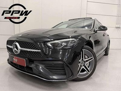 Zwart Occasion 2022 Mercedes C300e AMG line Stationwagen | € 29.850 (Goede deal)