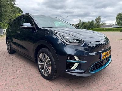 Blauw, metallic lak Occasion 2020 Kia e-Niro SUV | € 19.900 (Eerlijke prijs)
