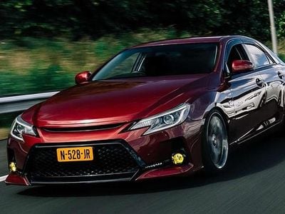 Rood Occasion 2012 Toyota Mark X Sedan | € 22.000