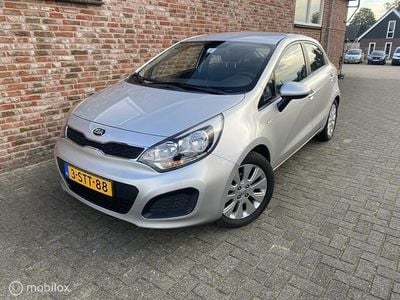 Grijs Gebruikt 2014 Kia Rio Plus Hatchback | € 5.500 (Goede deal)