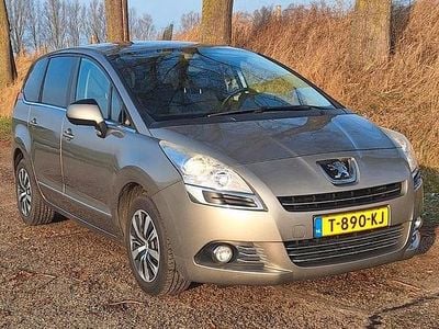 Bruin Occasion 2013 Peugeot 5008 Style MPV | € 4.750 (Eerlijke prijs)