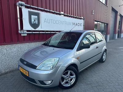 Grijs Gebruikt 2005 Ford Fiesta Futura Hatchback | € 1.450 (Iets duurder)