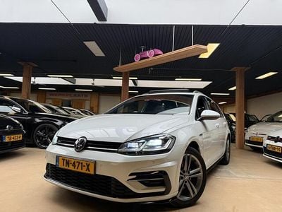 Wit (metallic) Gebruikt 2018 VW Golf VII Highline Stationwagen | € 11.950 (Eerlijke prijs)