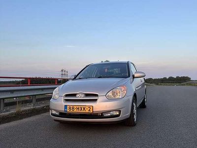 Grijs Occasion 2009 Hyundai Accent MPV | € 3.000