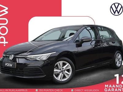 Zwart Occasion 2022 VW Golf VIII Life Hatchback | € 20.950 (Goede deal)