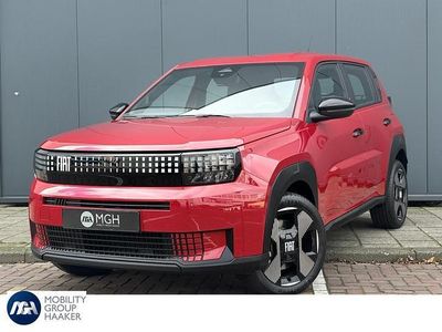 Nieuw 2025 Fiat Grande Panda Red Hatchback | € 25.945 (Eerlijke prijs)