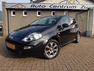Zwart (metallic) Occasion 2013 Fiat Punto Hatchback | € 4.999 (Eerlijke prijs)
