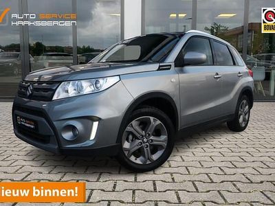 Grijs (metallic) Gebruikt 2016 Suzuki Vitara Exclusive SUV | € 15.900 (Eerlijke prijs)