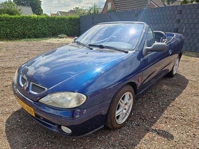 Blauw Gebruikt 2001 Renault Mégane Cabriolet Dynamique Cabriolet | € 850