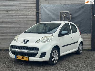 Wit Gebruikt 2011 Peugeot 107 Hatchback | € 2.700 (Eerlijke prijs)