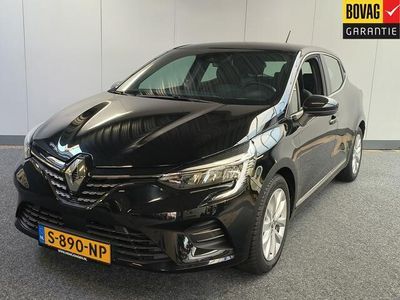 tweedehands Renault Clio V 1.0 TCe Intens uit 2022 Rijklaar + 12 maanden Bovag-garantie Henk Jongen Auto's in Helmond, al 50 jaar service zoals 't hoort!