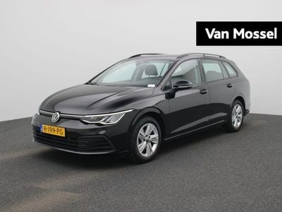 Zwart Gebruikt 2022 VW Golf VIII Life Stationwagen | € 17.700 (Goede deal)