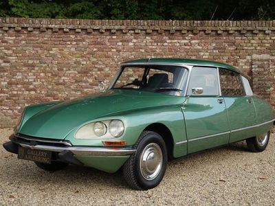tweedehands Citroën DS Super Well preserved example, From 1984 till 2024 two Dutch owner possession, Maintained by Dutch specialist, "Une déesse en triple vert" - "Vert Argente" over full green upholstery, Accompanied with history-file, Delivered new in Franc