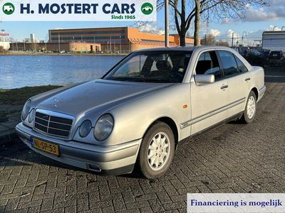 tweedehands Mercedes E300 D Avantgarde * NIEUWE APK * AIRCO * DISCOUNT COLLECTIE *