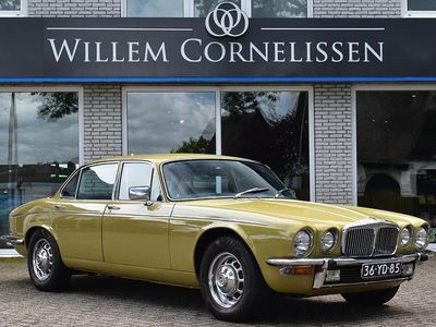 Geel Occasion 2001 Daimler Double Six Serie 1 Sedan | € 14.950