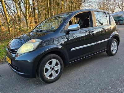 Zwart Gebruikt 2006 Daihatsu Sirion Hatchback | € 1.950 (Goede deal)