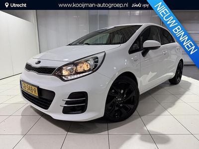 Clear white (ud) Occasion 2015 Kia Rio Hatchback | € 9.400 (Eerlijke prijs)
