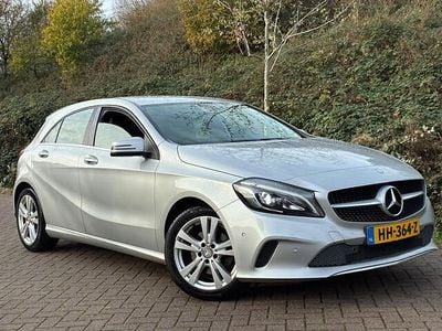 Grijs Gebruikt 2015 Mercedes A160 Ambition Hatchback | € 11.990 (Eerlijke prijs)