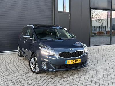 Blauw (metallic) Gebruikt 2016 Kia Carens MPV | € 6.750