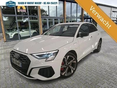 Wit Occasion 2021 Audi A3 Sportback Competition Hatchback | € 25.939 (Goede deal)