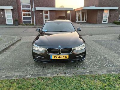 BMW 330e