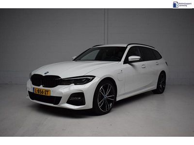 Wit Occasion 2021 BMW 320 Stationwagen | € 22.945 (Goede deal)