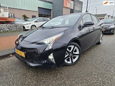 Zwart (metallic) Gebruikt 2016 Toyota Prius Edition Hatchback | € 13.600 (Eerlijke prijs)