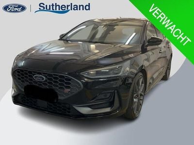 Zwart Occasion 2023 Ford Focus ST Hatchback | € 41.850 (Eerlijke prijs)