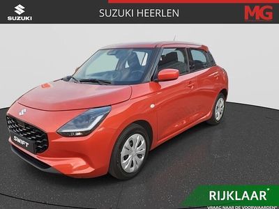 Oranje Nieuw 2025 Suzuki Swift Comfort Hatchback | € 23.099