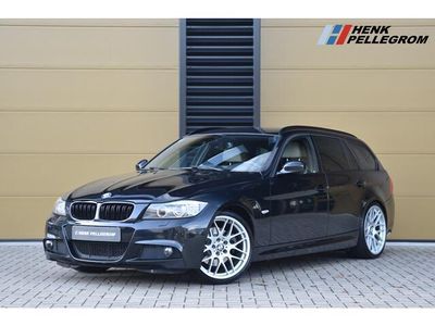 tweedehands BMW 330 3-SERIE Touring i Business Line M Sport * M-Sportpakket * 19 inch * Elektrisch verstelbare stoelen *