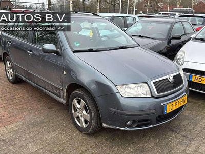 Grijs Occasion 2004 Skoda Fabia Elegance Stationwagen | € 845 (Eerlijke prijs)