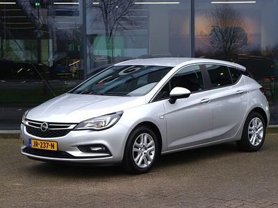 Grijs Gebruikt 2016 Opel Astra Edition Hatchback | € 7.950 (Eerlijke prijs)