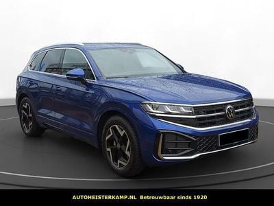 Blauw (metallic) Occasion 2025 VW Touareg R-line SUV | € 69.950