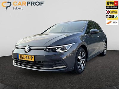 Grijs Occasion 2023 VW Golf VIII Style Hatchback | € 28.980 (Eerlijke prijs)
