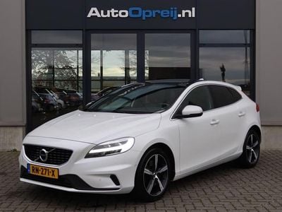 Wit Gebruikt 2018 Volvo V40 R-Design Hatchback | € 20.845 (Eerlijke prijs)