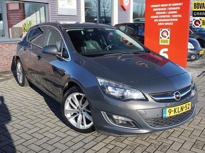 Grijs Occasion 2013 Opel Astra Sport Hatchback | € 6.295 (Eerlijke prijs)