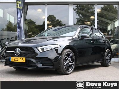 Zwart Occasion 2021 Mercedes A250 AMG line Hatchback | € 29.950 (Eerlijke prijs)