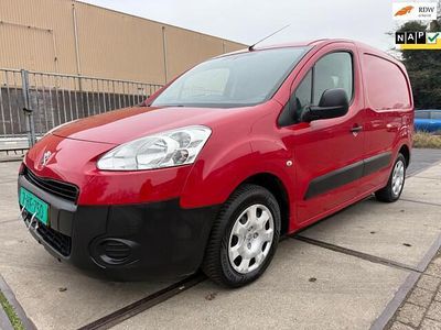 Rood Gebruikt 2012 Peugeot Partner MPV | € 3.299 (Eerlijke prijs)