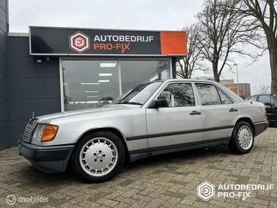 Grijs Gebruikt 1989 Mercedes 200 Sedan | € 7.750