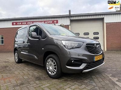 Grijs Gebruikt 2020 Opel Combo Innovation MPV | € 10.950 (Eerlijke prijs)