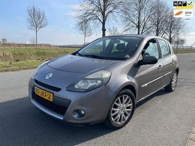 Occasion Renault Clio II Dynamique 75 PK (55 kW) 2009 Grijs Hatchback