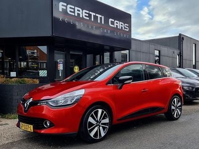 Rood Gebruikt 2015 Renault Clio GrandTour Dynamique Stationwagen | € 7.900 (Eerlijke prijs)