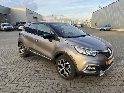 Grijs (metallic) Gebruikt 2017 Renault Captur Intens SUV | € 12.450 (Eerlijke prijs)