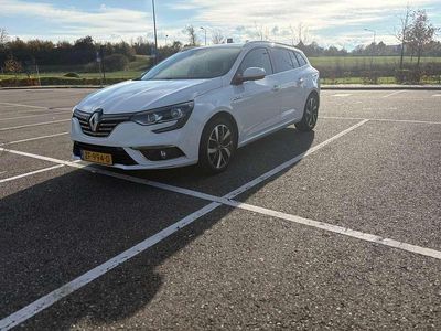 Wit Occasion 2019 Renault Mégane GrandTour Bose Edition Stationwagen | € 15.000 (Iets duurder)