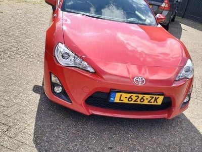 Rood Gebruikt 2015 Toyota Avensis Edition Coupé | € 20.000